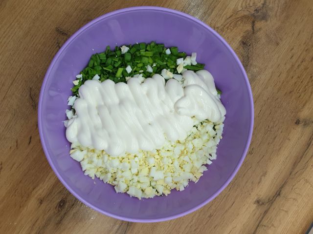 Трубочки из лаваша с сыром, яйцами и зелёным луком - рецепт с фотографиями - Patee. Рецепты