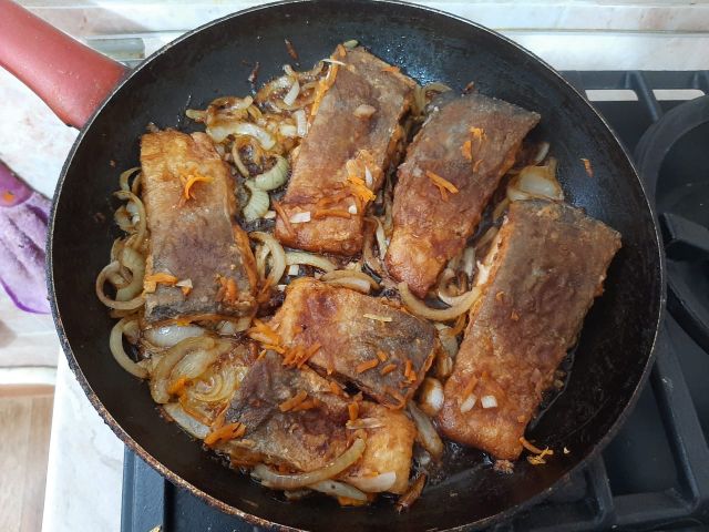 Филе горбуши на сковороде рецепт с видео | Рецепт | Жареный лосось, Рецепты блюд на ужин, Еда