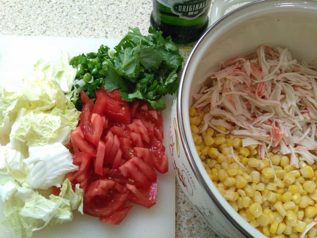 Салат с крабовыми палочками с помидорами