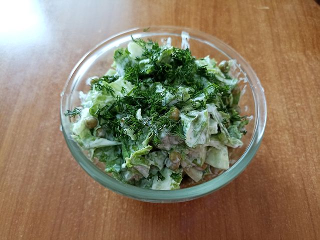 Салат из листьев салата