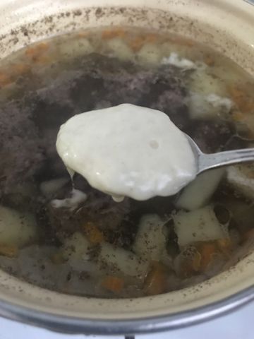 Суп с фрикадельками и клёцками - Лайфхакер