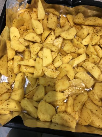 Рецепт: Крылышки с картофелем и грибами запеченные в духовке | Легкий и вкусный рецепт