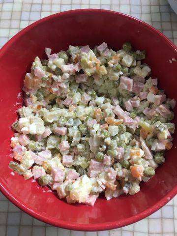 Пошаговый рецепт: морской салат с красной икрой | «ИкраМарт»