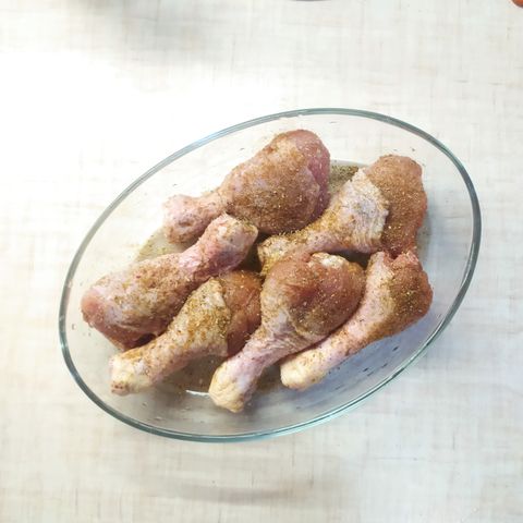 Курица с картошкой, чесноком и майонезом в духовке