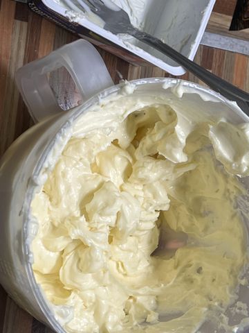 15 рецептов восхитительных кремов для торта - Лайфхакер