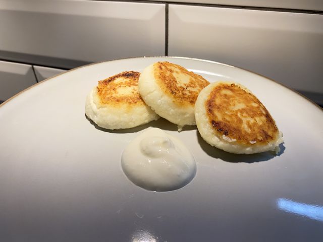 Сырники без яиц с манкой - рецепт с фото пошагово