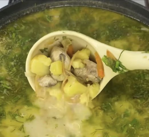 Суп из консервированной сайры: быстро и вкусно