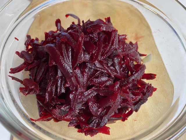 Салат из свеклы с черносливом - пошаговый рецепт с фото