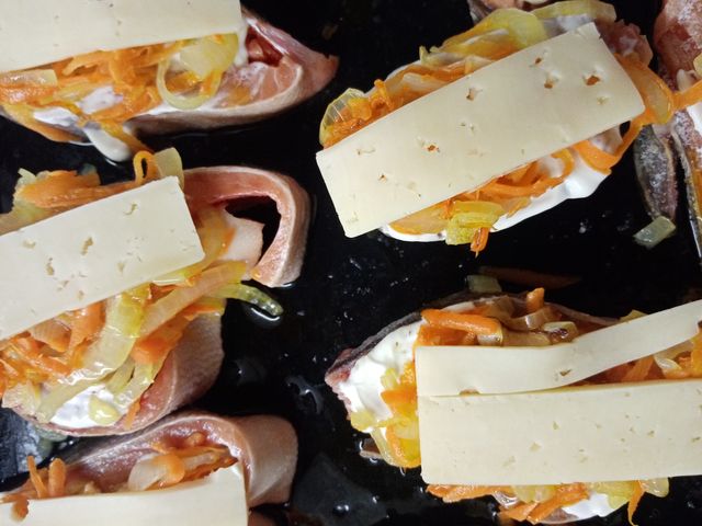 Кета в духовке с сыром и помидорами — рецепт с фото