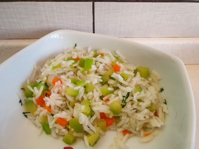 Рис с овощами и куриным филе — рецепт с фото пошагово