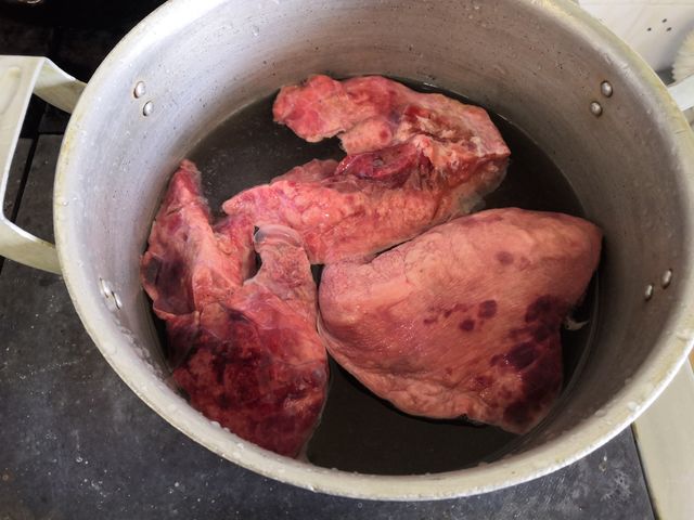 Как можно вкусно приготовить свиное сердце и легкое