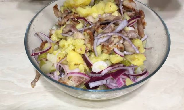 Мясной салат