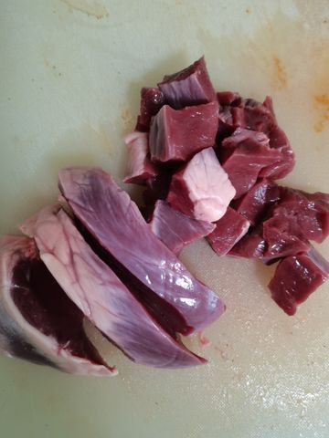 Рецепт: Свиное сердце в сметанном соусе - Нежное,очень вкусное мясо.
