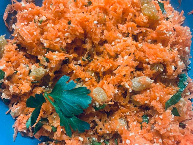 Салат из моркови с грецким орехом и изюмом - калорийность, состав, описание - пластиковыеокнавтольятти.рф