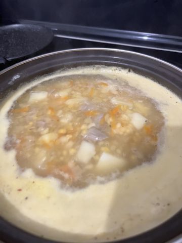 Суп со свининой, рисом и чечевицей