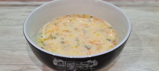 Суп с плавлеными сырками и копчёной курицей