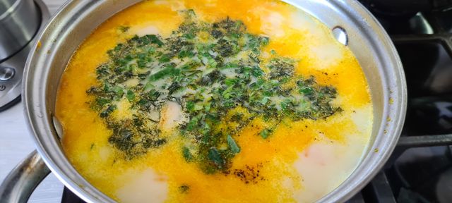 Рецепт Сырный суп с копченой курицей. Калорийность, химический состав и пищевая ценность.