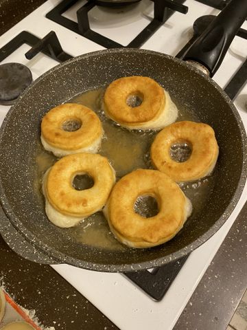 Душистые творожные пончики на кефире только со сковородки