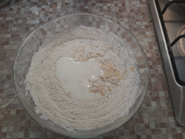 Пирог на кислом молоке в духовке