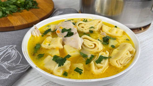 Вариант 2: Сырный суп с курицей и плавленным сыром – классический рецепт