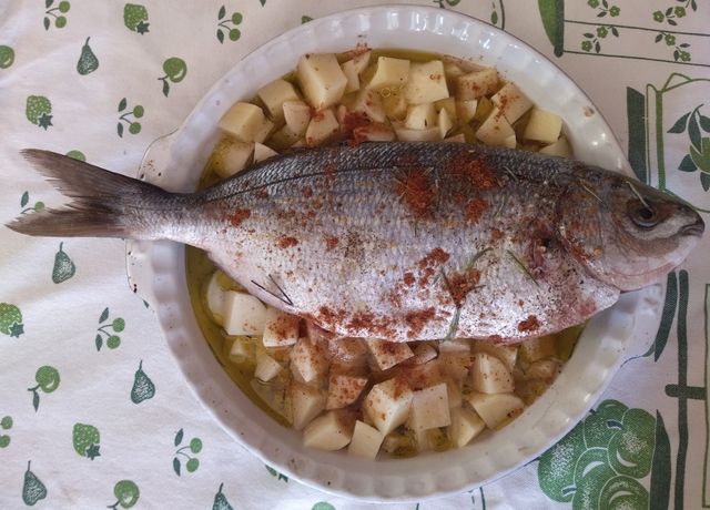 Карп в духовке - 9 невероятно вкусных рецептов запекания рыбы