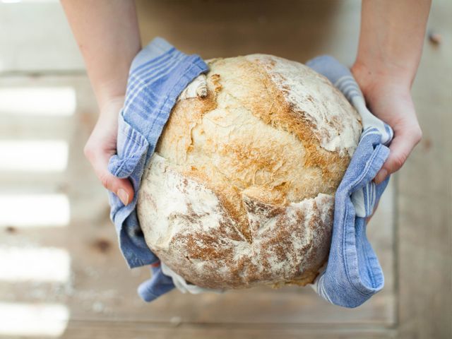 Как испечь вкусный домашний хлеб в духовке — подробный рецепт с фото