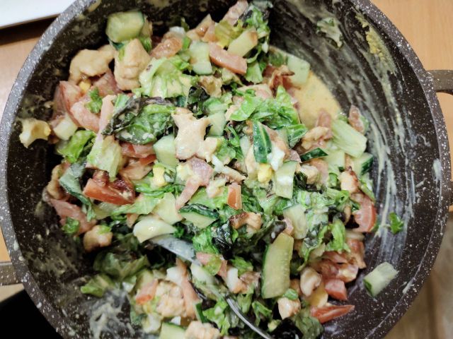 Салат «Цезарь» с чесночными сухариками и майонезом рецепт – Американская кухня: Салаты. «Еда»
