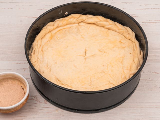 Сдобный пирог с картофелем и шампиньонами – кулинарный рецепт