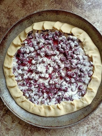 Вишневый нежный пирог на сметане – пошаговый рецепт приготовления с фото