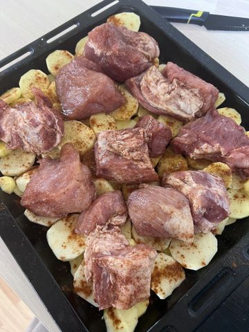 Картофель со свининой в духовке - пошаговый рецепт с фото