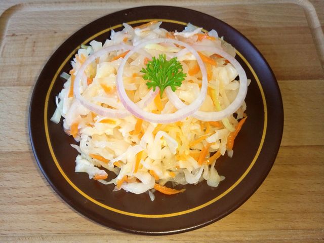 Пряный салат из капусты (Coleslaw)