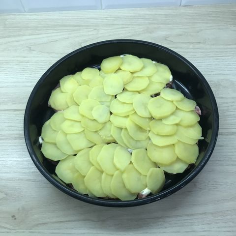 Свиная шейка под картофельной шубой запеченная в духовке под сырной корочкой — Вкусное дома