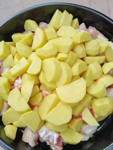 Картошка с грудинкой: эконом-рецепт