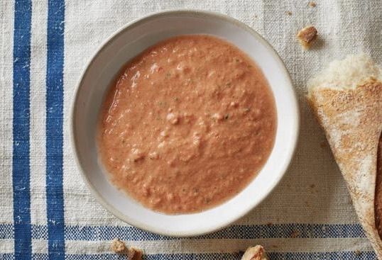 Закуска в лаваше с аппетитным соусом – кулинарный рецепт