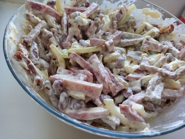 Салат с ветчиной, сухариками и помидорами - пошаговый рецепт с фото на витамин-п-байкальский.рф