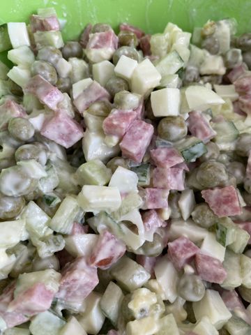 Салат з вареною ковбасою - рецепти від М'ясний Рай