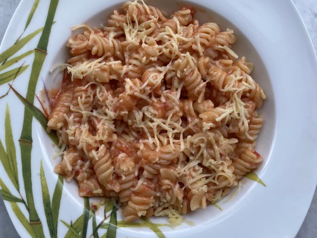 Спагетти с говядиной в томатном соусе