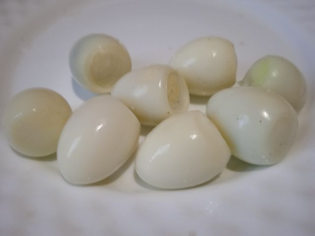 2. Яйца, маринованные со свеклой и горчицей