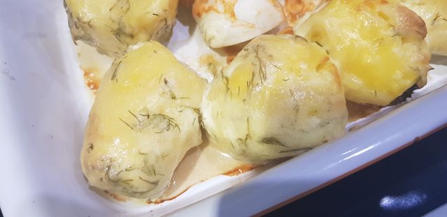 Картошка в духовке с майонезом и чесноком - рецепт с фото
