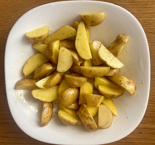 Рецепт: картофель с рыбой в сметанно-горчичном соусе - приготовление и подача