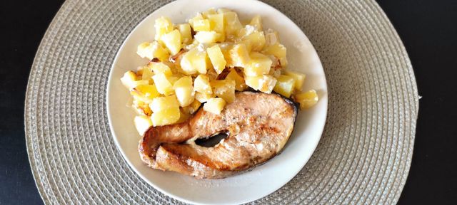 Кижуч с картошкой в духовке в фольге — рецепт с фото