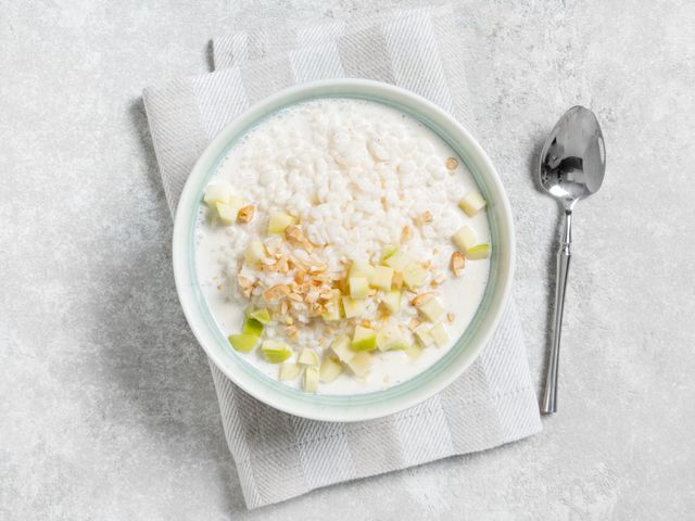 Вариант 1: Жидкая рисовая каша на молоке - классический рецепт