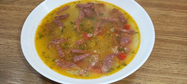 Суп из красной чечевицы с копченостями