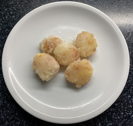 Рисовые шарики-пончики с абрикосовым джемом по-китайски