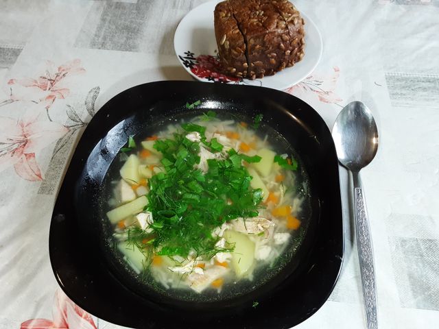Как приготовить куриный суп с вермишелью