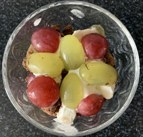 Десерт из мороженого, фруктов и печенья (пошаговый фото рецепт) - ВашВкус