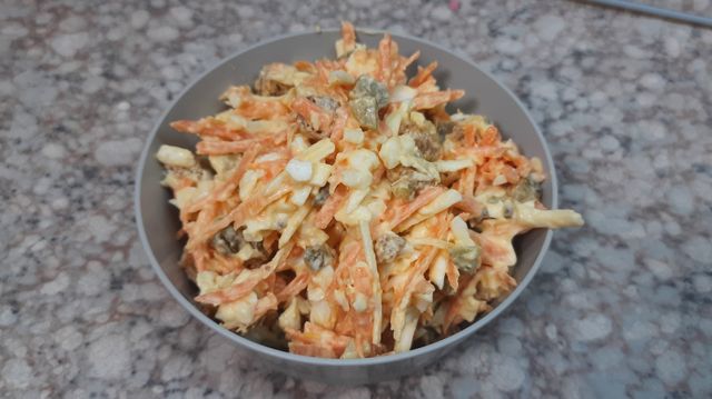 Салат с сухариками и морковью - пошаговый рецепт с фото на горыныч45.рф