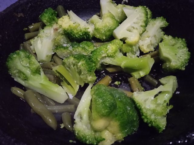 Как готовится капуста брокколи и стручковая фасоль вместе (рецепт)?