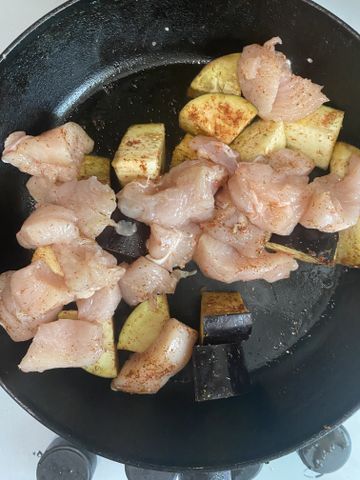 Тушеная курица с баклажанами и помидорами — рецепт с фото пошагово
