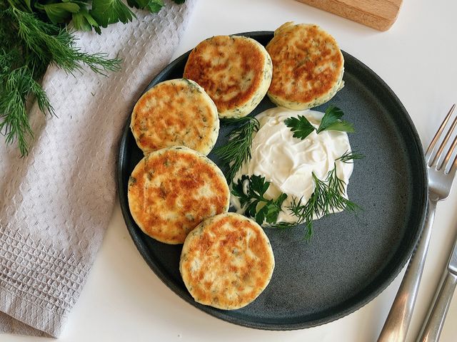 Соленые сырники — пошаговый рецепт | Ясенсвит